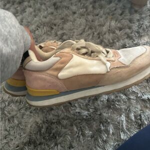 Shu shop tennis shoes size 8.5 women’s